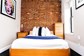 Maverick Suites at 400 Columbus Ave