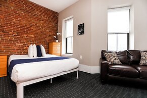 Maverick Suites at 400 Columbus Ave