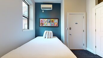 Maverick Suites at 400 Columbus Ave