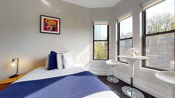 Maverick Suites at 400 Columbus Ave