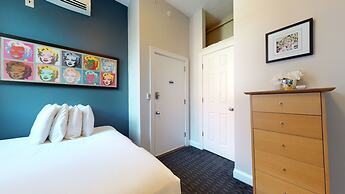 Maverick Suites at 400 Columbus Ave