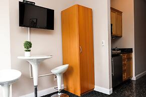 Maverick Suites at 400 Columbus Ave