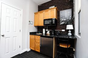 Maverick Suites at 400 Columbus Ave