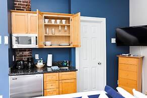 Maverick Suites at 400 Columbus Ave