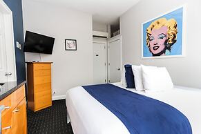 Maverick Suites at 400 Columbus Ave