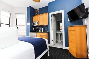 Maverick Suites at 400 Columbus Ave