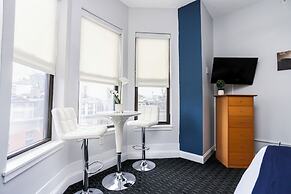 Maverick Suites at 400 Columbus Ave