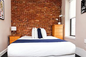 Maverick Suites at 400 Columbus Ave