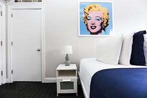 Maverick Suites at 400 Columbus Ave