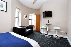 Maverick Suites at 400 Columbus Ave