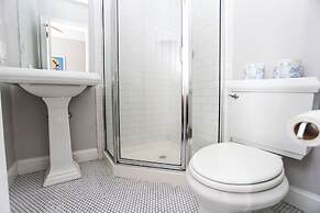 Maverick Suites at 400 Columbus Ave