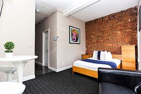 Maverick Suites at 400 Columbus Ave