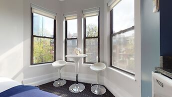 Maverick Suites at 400 Columbus Ave