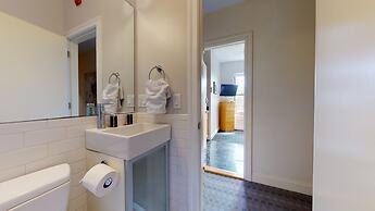 Maverick Suites at 400 Columbus Ave