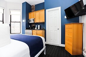 Maverick Suites at 400 Columbus Ave