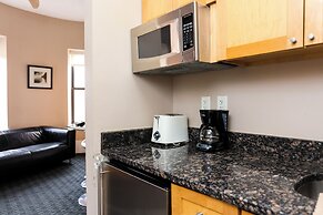 Maverick Suites at 400 Columbus Ave