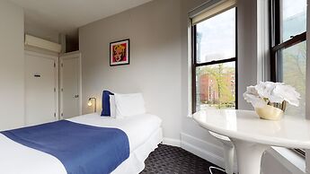 Maverick Suites at 400 Columbus Ave