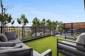 Groovy Apt Close to Onehunga Mall Centre