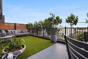 Groovy Apt Close to Onehunga Mall Centre