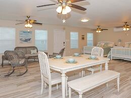 St. Charles Bay Cottage #10 -captain Jack's