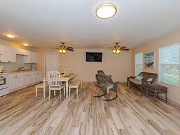 St. Charles Bay Cottage #10 -captain Jack's