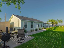 St. Charles Bay Cottage #10 -captain Jack's