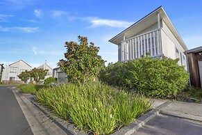 Modern 3BR Family House - Yard & Big TV