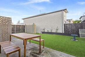 Modern 3BR Family House - Yard & Big TV