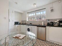 The Xavier Flat by Kasar Stays