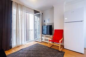 Vibrant Studio Flat Near Taksim Square