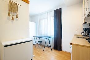 Vibrant Studio Flat Near Taksim Square