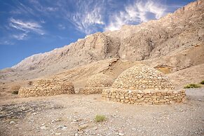 Pura Eco Retreat Jebel Hafit Desert Park