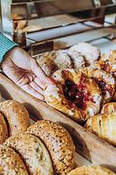 Element Reno Experience District