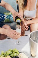 Element Reno Experience District