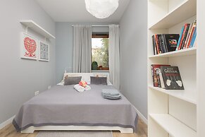 Apartment Warsaw Woronicza by Renters