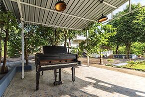 CosmicStays Casa Ivory Pool Villa Mulshi