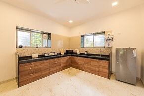 CosmicStays Casa Ivory Pool Villa Mulshi