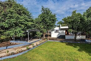 CosmicStays Casa Ivory Pool Villa Mulshi