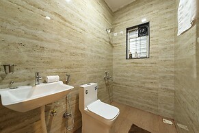 CosmicStays Casa Ivory Pool Villa Mulshi