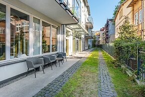 Lion Apartments - Pink i Mustang Studio