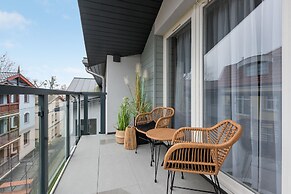 Lion Apartments - Pink i Mustang Studio