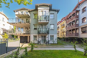 Lion Apartments - Pink i Mustang Studio