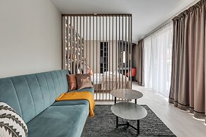 Lion Apartments - Pink i Mustang Studio