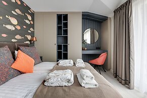 Lion Apartments - Pink i Mustang Studio