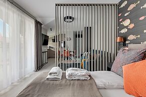 Lion Apartments - Pink i Mustang Studio