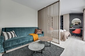 Lion Apartments - Pink i Mustang Studio