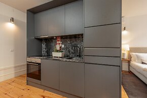 Youropo - Stories 1F