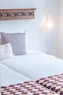 Youropo - The Tower 1F