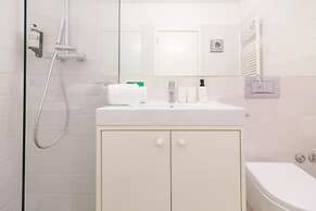 Youropo - The Tower 5F