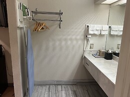 Scott Inn Suites - Downtown Houston